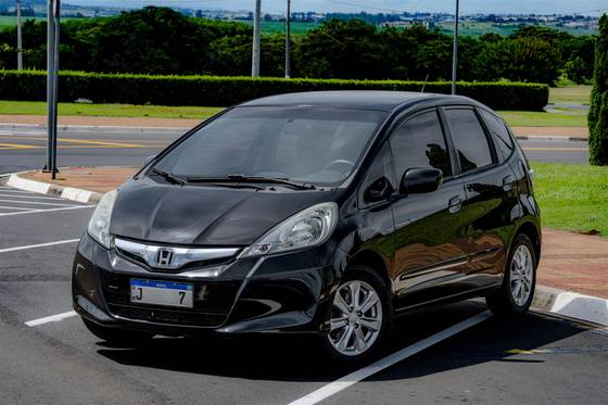 HONDA FIT 1.4 LX 16V FLEX 4P MANUAL HONDA FIT 1.4 LX 16V FLEX 4P MANUAL